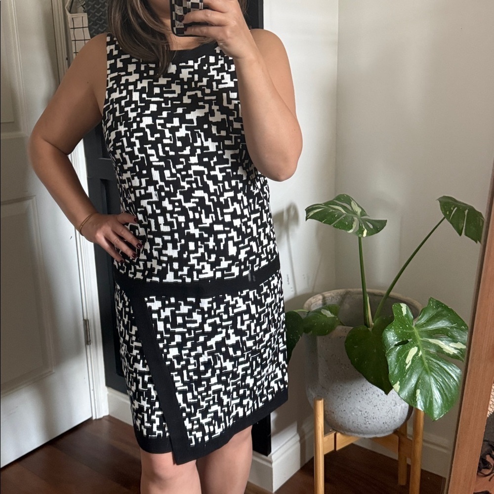 Trina Turk Lynn Black Abstract Pattern A line Dress. Size 8